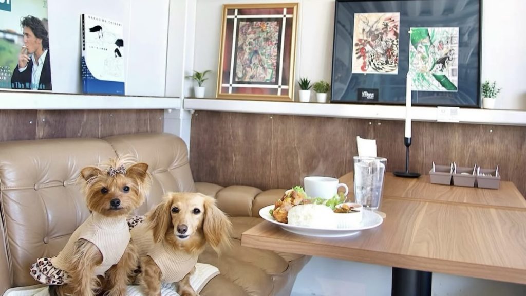 CAFEBAR LIL (カフェバー リル)